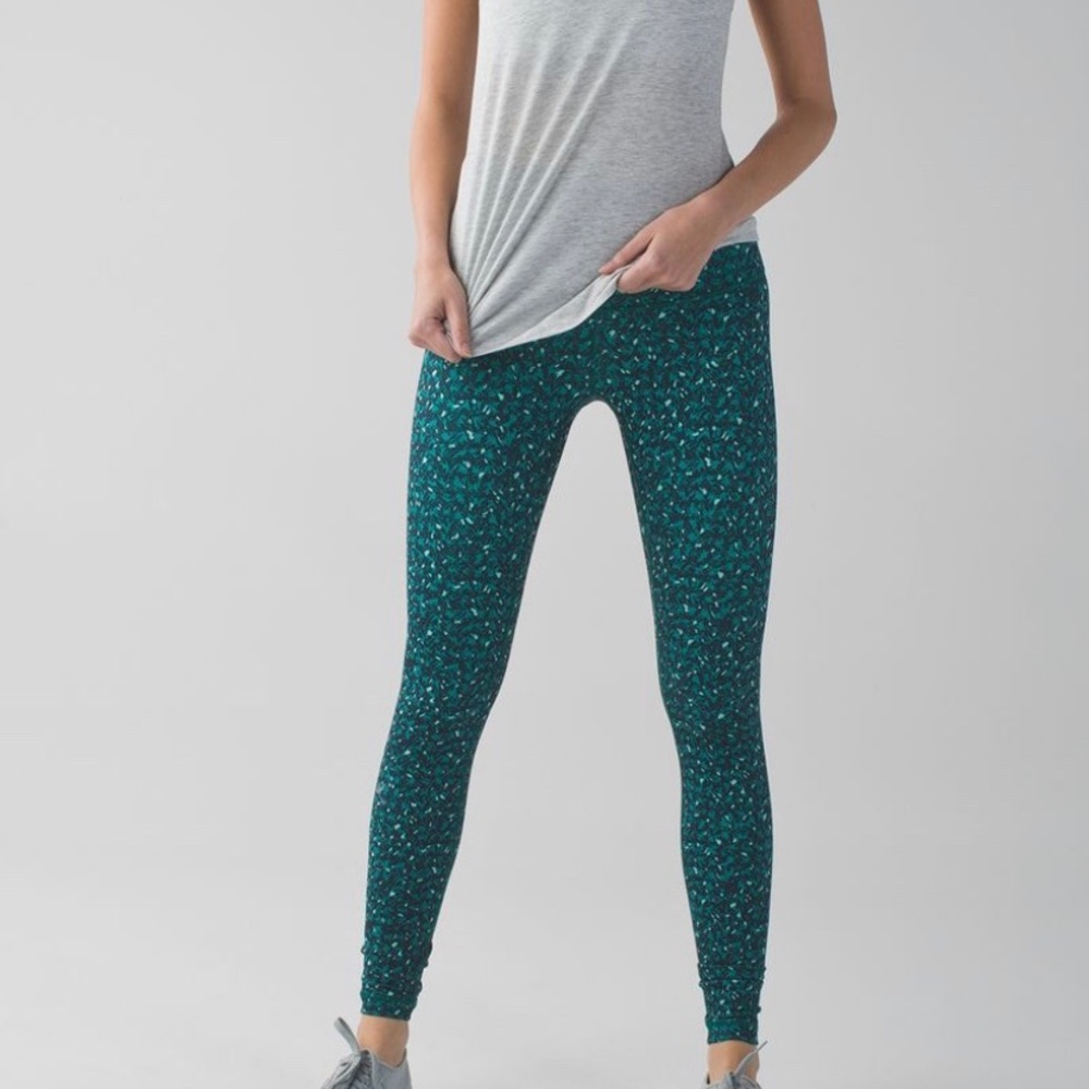 Lululemon Mountain Black Green Teal Legging